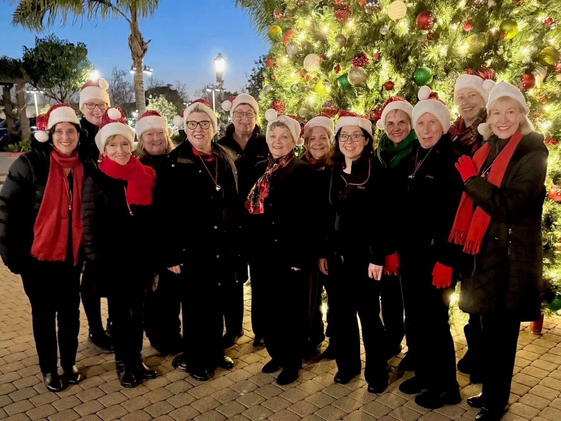 This Thursday 12/18/25 from 5-7 pm Camino Real Marketplace enjoy Holiday Music with ChannelAire Chorus! 🎶🎄⛄❄🎶 Tis the Season!