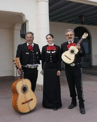 Mariachi Las Olas de Santa Barbara opened our holiday music season at the beginning of the month, and was wildly popular!!! 🎶🎄😍⛄
If you missed it, you have two more chances to see them this year.
They will play this Sunday morning 12/21/25 during 