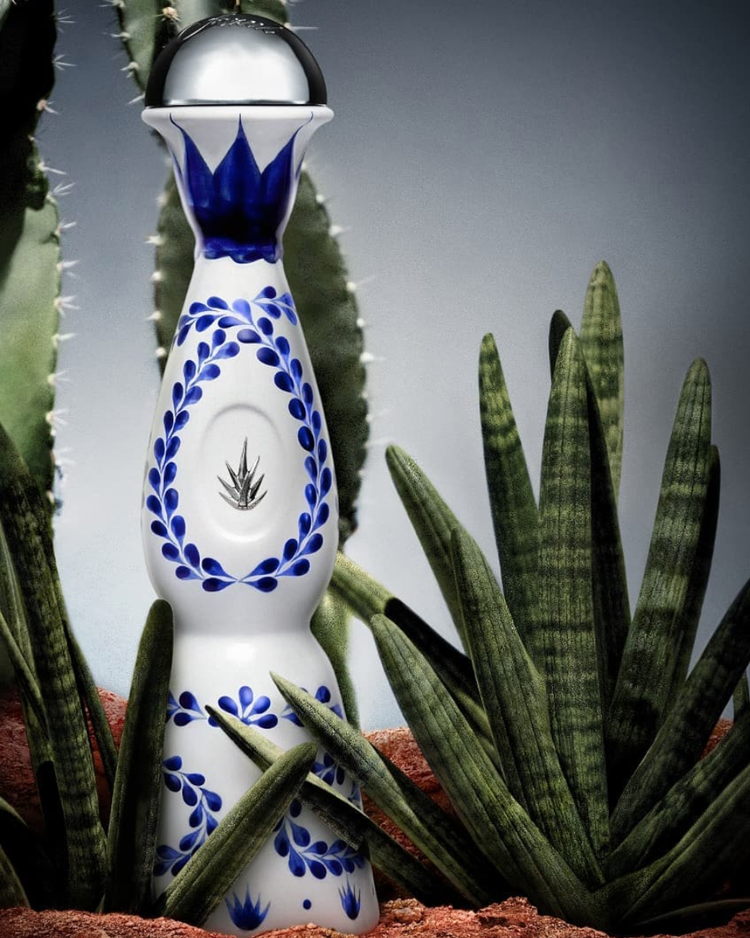 Photo from https://www.claseazul.com/