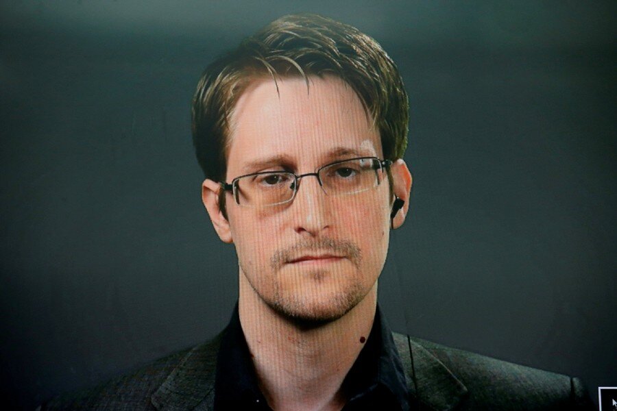 Russia grants permanent residency to Edward&nbsp;Snowden