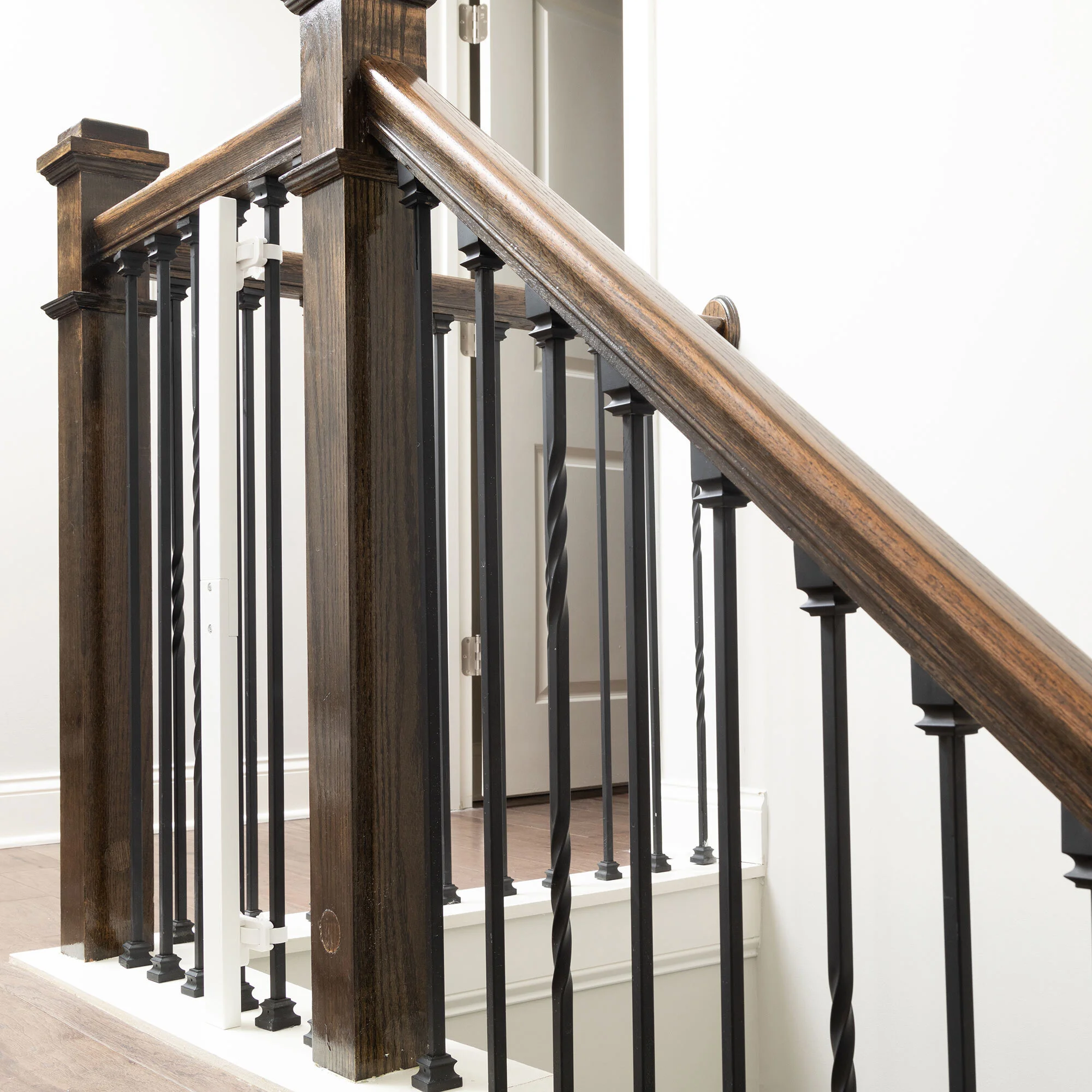 universal stair gate