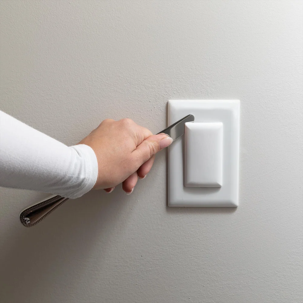 Couvercle De Sécurité Prise Geddy's Mom Shut Your Face - Fermeture Automatique, Blanc - Pour Prises Duplex à 1 Vis
