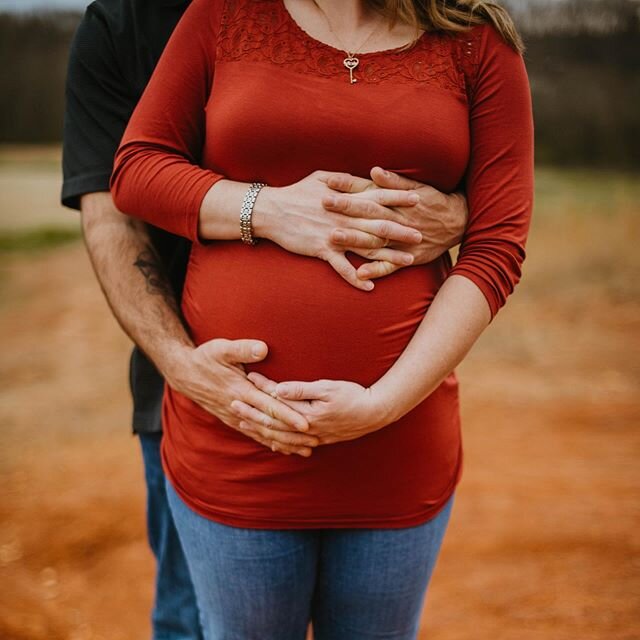 in no time these hands will be holding their baby for the first time! who is expecting and needs to schedule some maternity and newborn photos?! luckily, with photography being an outdoors profession, we can totally practice social distancing while I
