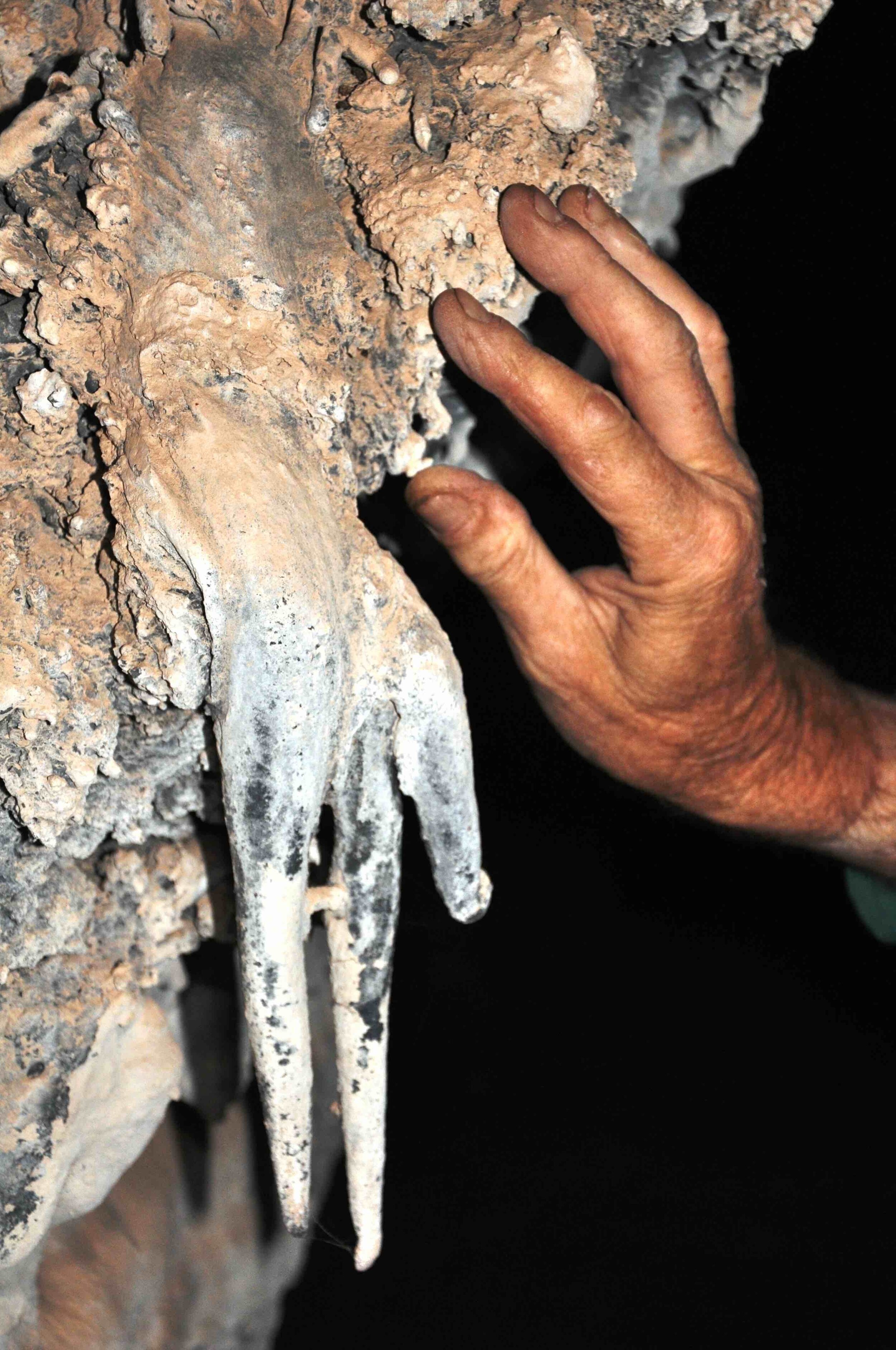 Wilder Magazine - Kenyan Caves - Chyulu Hill Hells Teeth Cave The Alien Hand