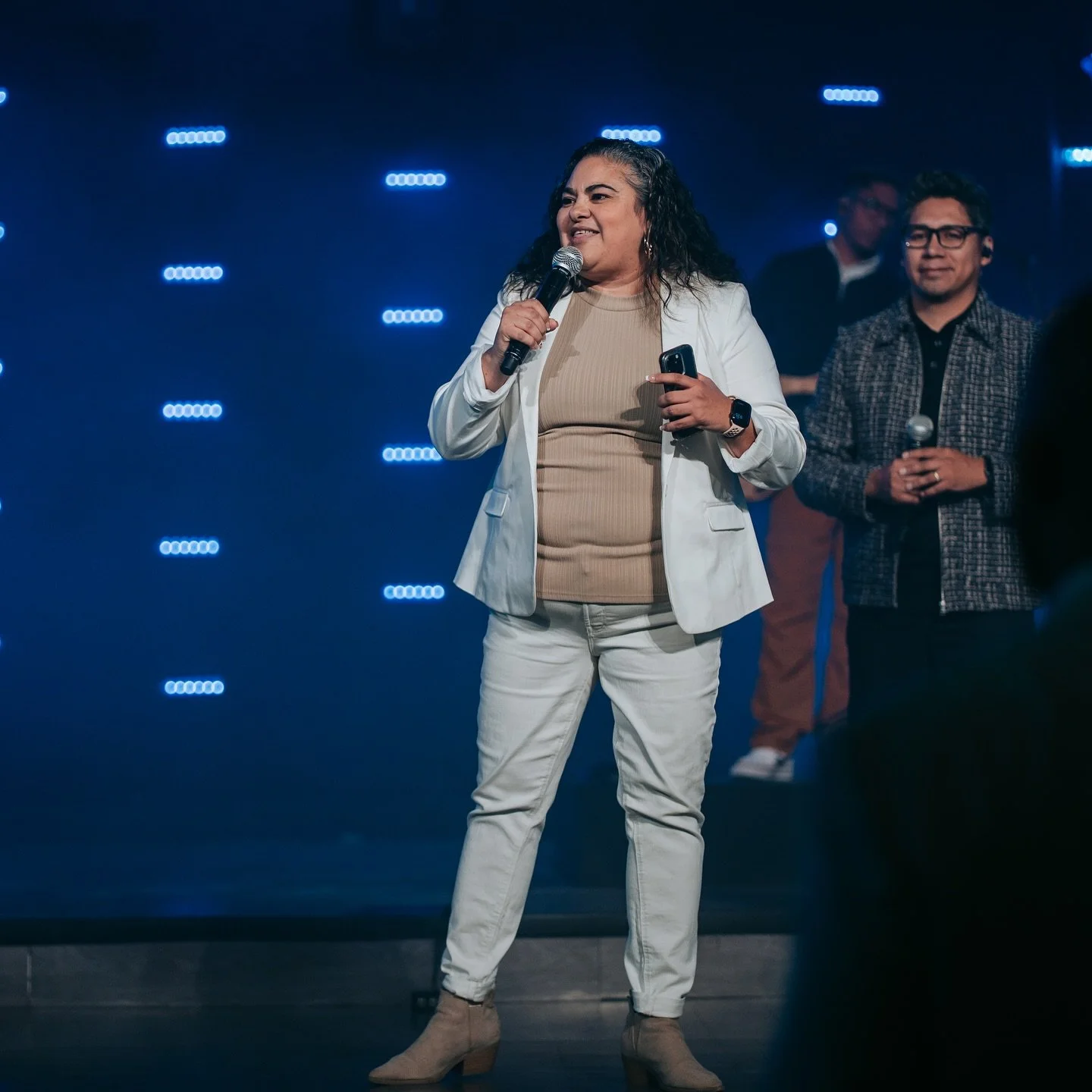 En este mes de apreciacion seguimos hoy honrando a nuestra pastora de finanzas y alcance, Pastora Yoly, que tiene un corazón que late por la iglesia y por la ciudad. 💛 Desde predicar la Palabra con pasión hasta administrar las finanzas