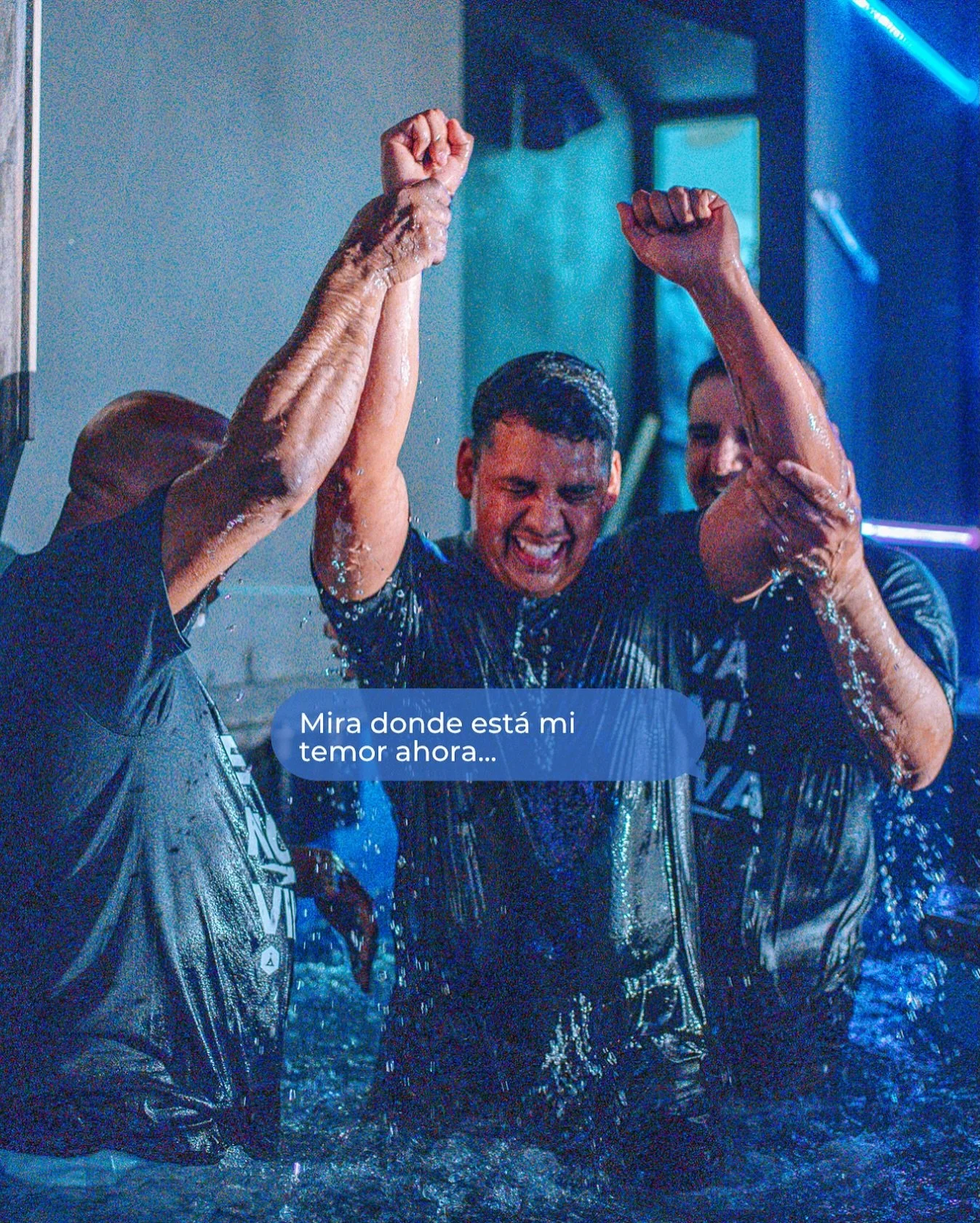 🌊 Lo que Dejas Atrás en el Bautismo:
*El Miedo y la Desesperanza*
_El miedo se queda en el agua. Te levantas con valentía, sabiendo que nunca estarás solo._
Todavía tienes tiempo para registrarte para nuestros bautismos