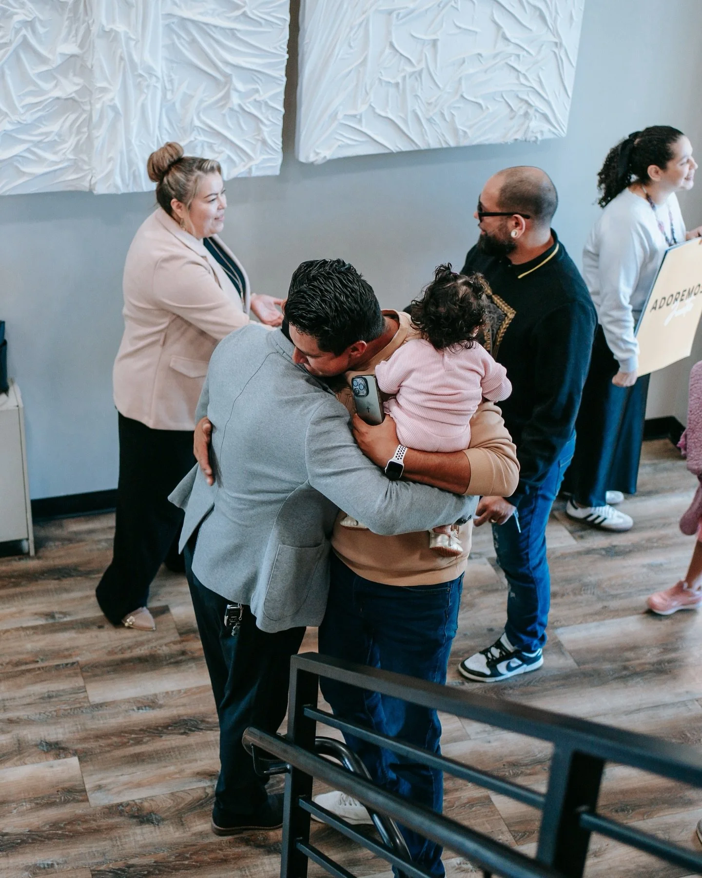 Que gran domingo! 🙌🏽🤍
Hoy celebramos a 72 personas declarado su fe en Cristo públicamente!!! No hay nada mejor que ser testigos de esto 🫶🏽 
¡VAMOS POR MÁS IGLESIA!