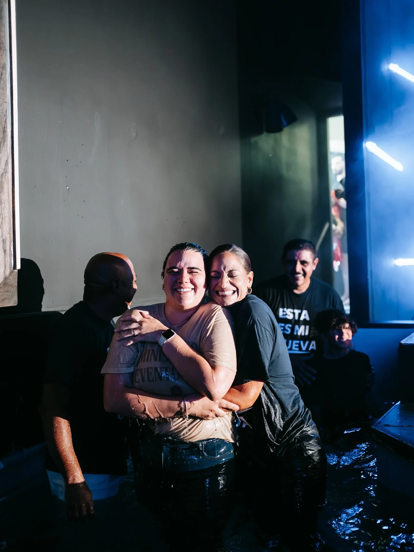 &iexcl;Seguimos celebrando lo que el Se&ntilde;or hizo la semana pasada! 💦 &iexcl;M&aacute;s de 70 personas p&uacute;blicamente declararon que son nuevos en &Eacute;l!