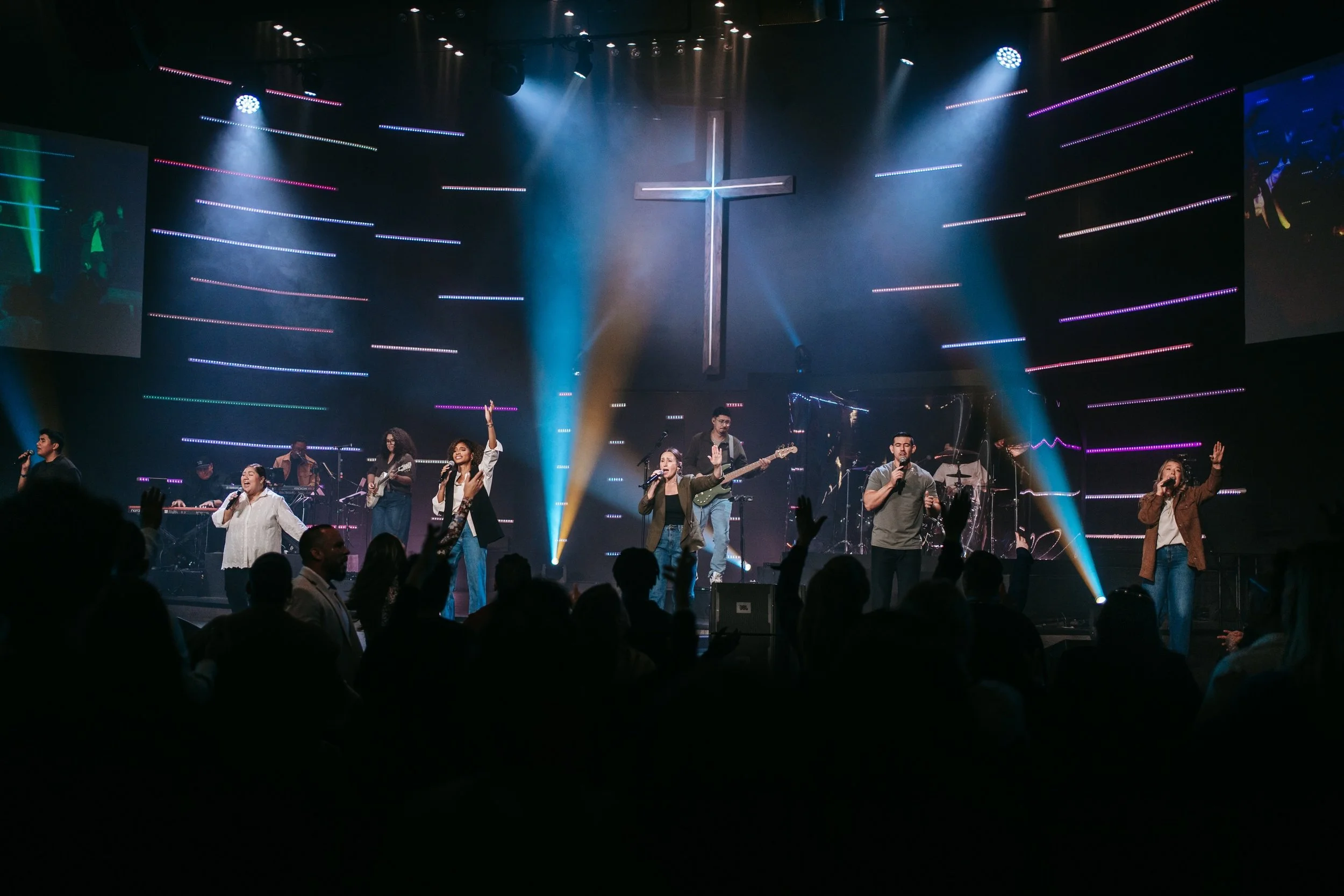 Que servicio tan especial con @newlifeeast :) todav&iacute;a tienes tiempo para llegar a las 11am ✌🏽

Such a special service with  new life east :) You still have time to make it to the 11 AM service ✌🏽