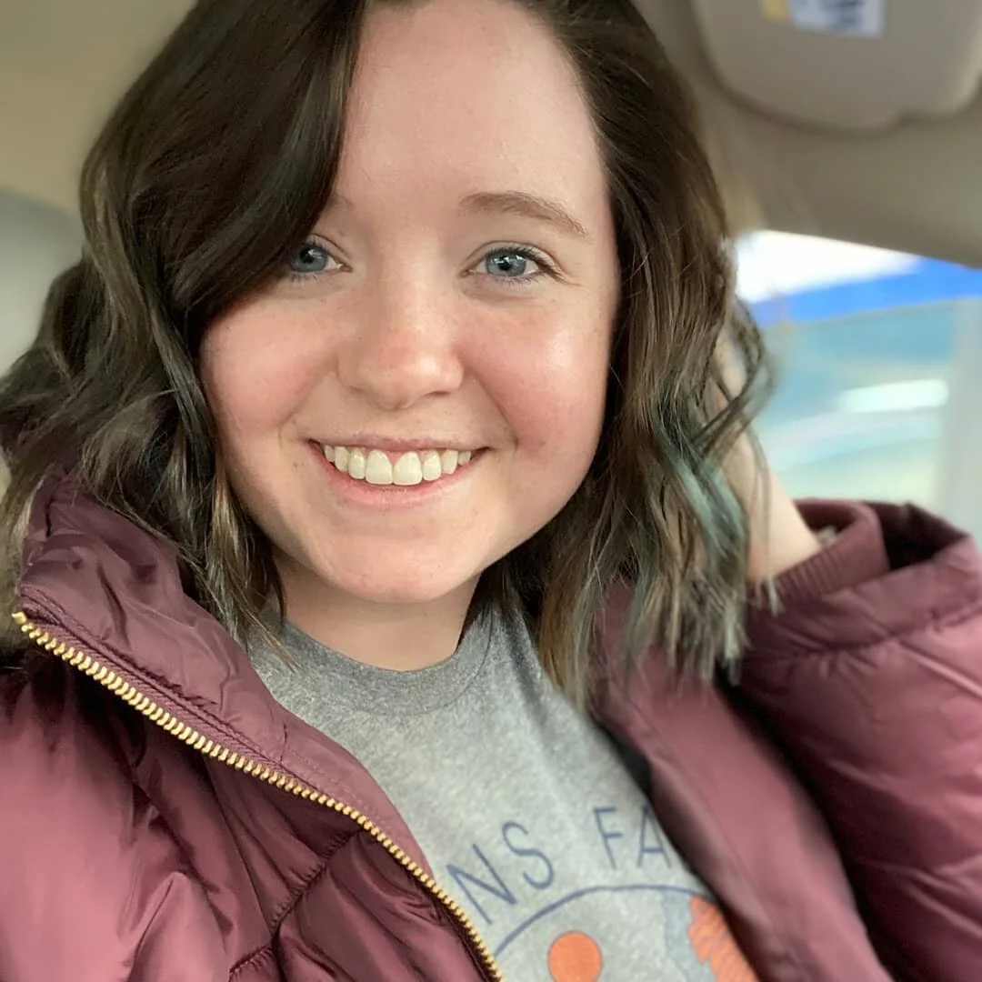 Meet Keaton -
🦈 got married in January - she and Rion went swimming with sharks on their honeymoon!
🛠️ likes to stay busy, so she sews quilts, does loads of DIY, and grows a veggie garden
🐈 obsessed with her grey kitty cat, BB Marie
.
Keaton 