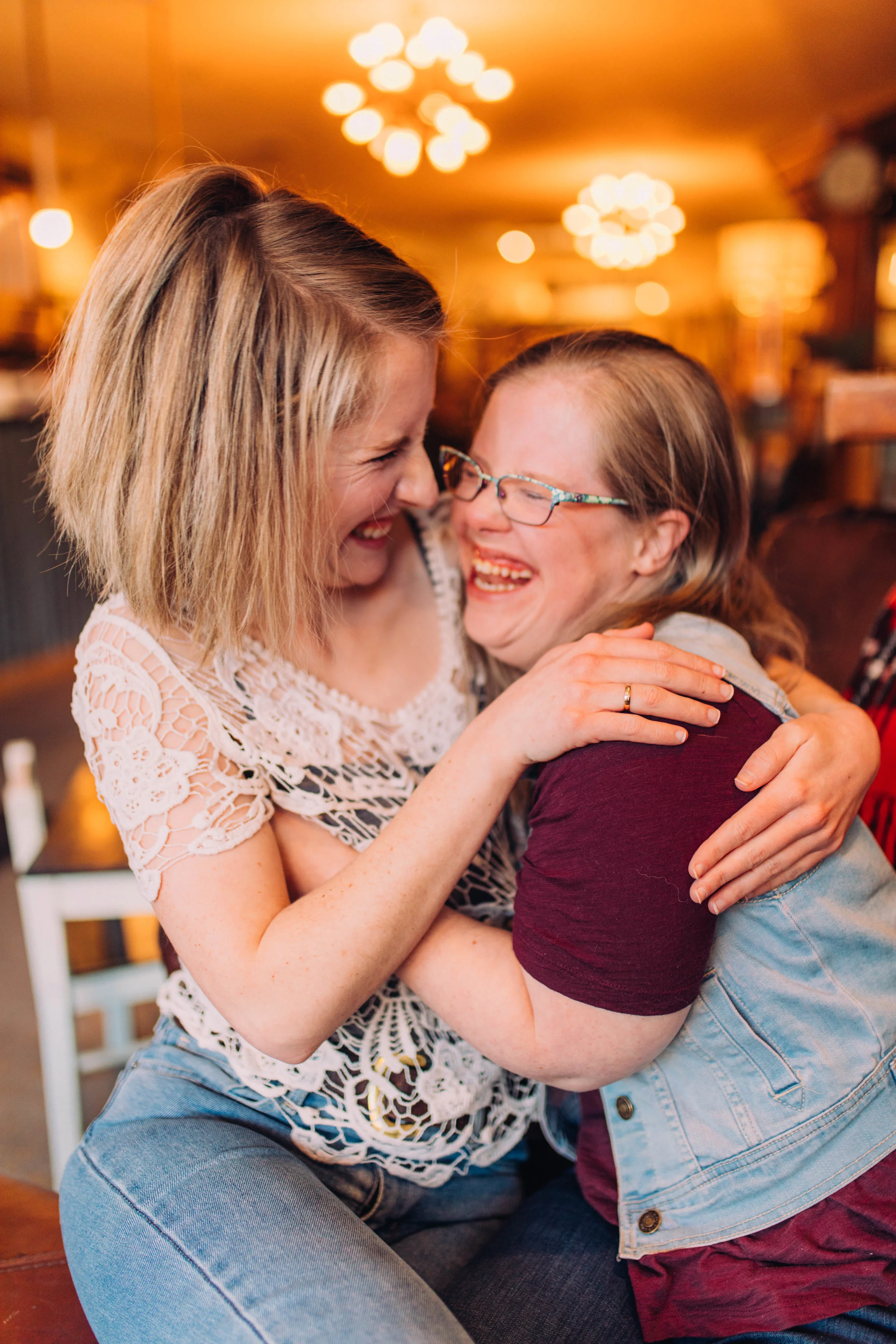 Sister Sibling Portrait Session | Cozy Coffee Shop In Seattle