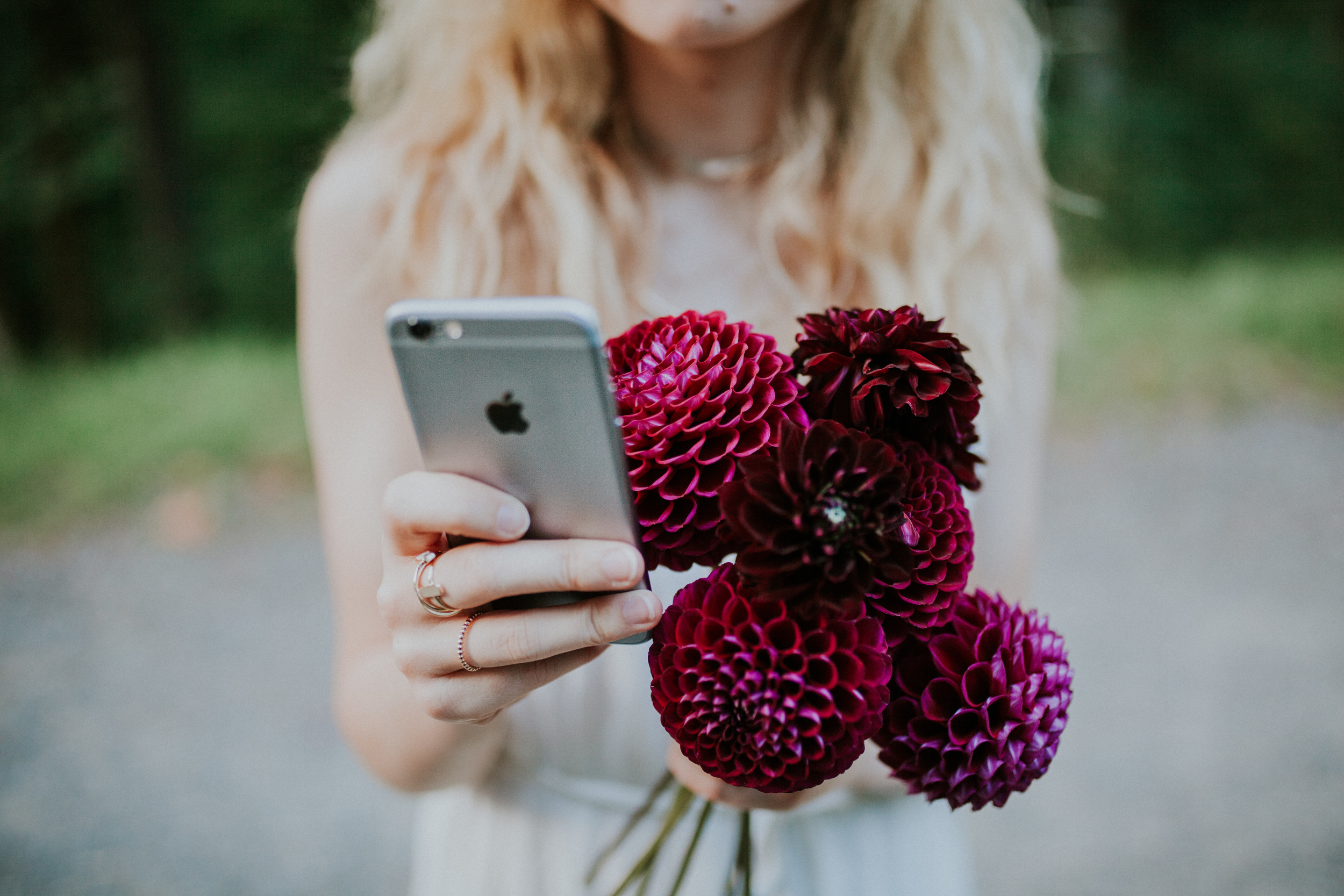 IPHONE PHOTOGRAPHY VIDEO | selfie tips + posing tricks for clear, crisp images