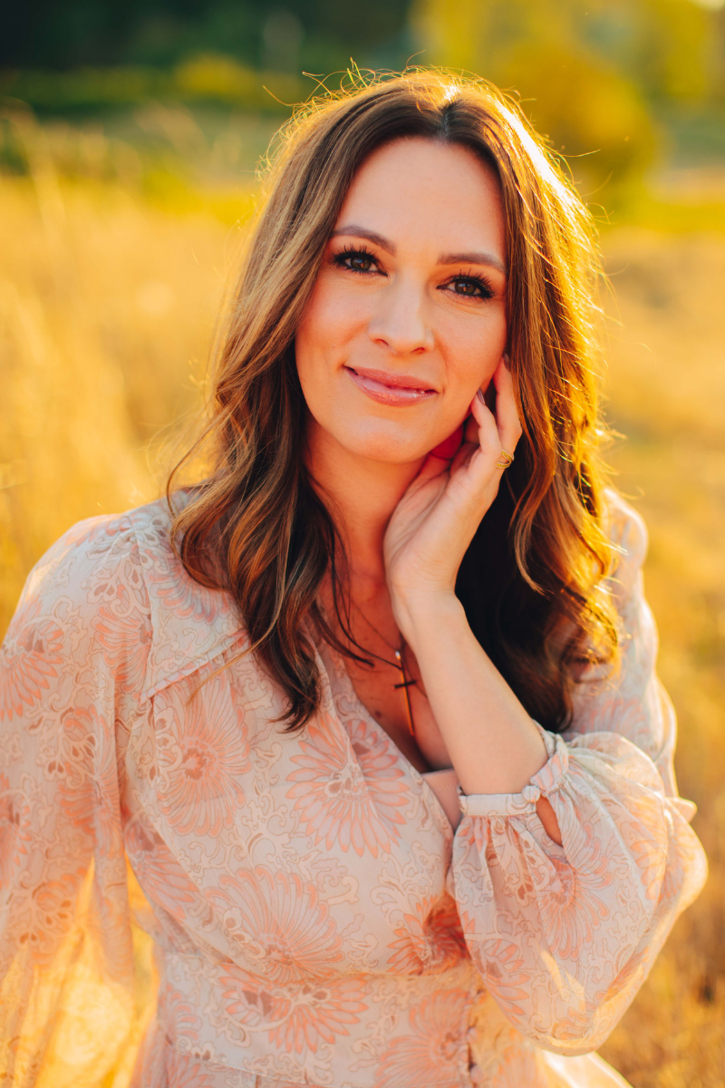 How to Pose Hands in Portrait Photography