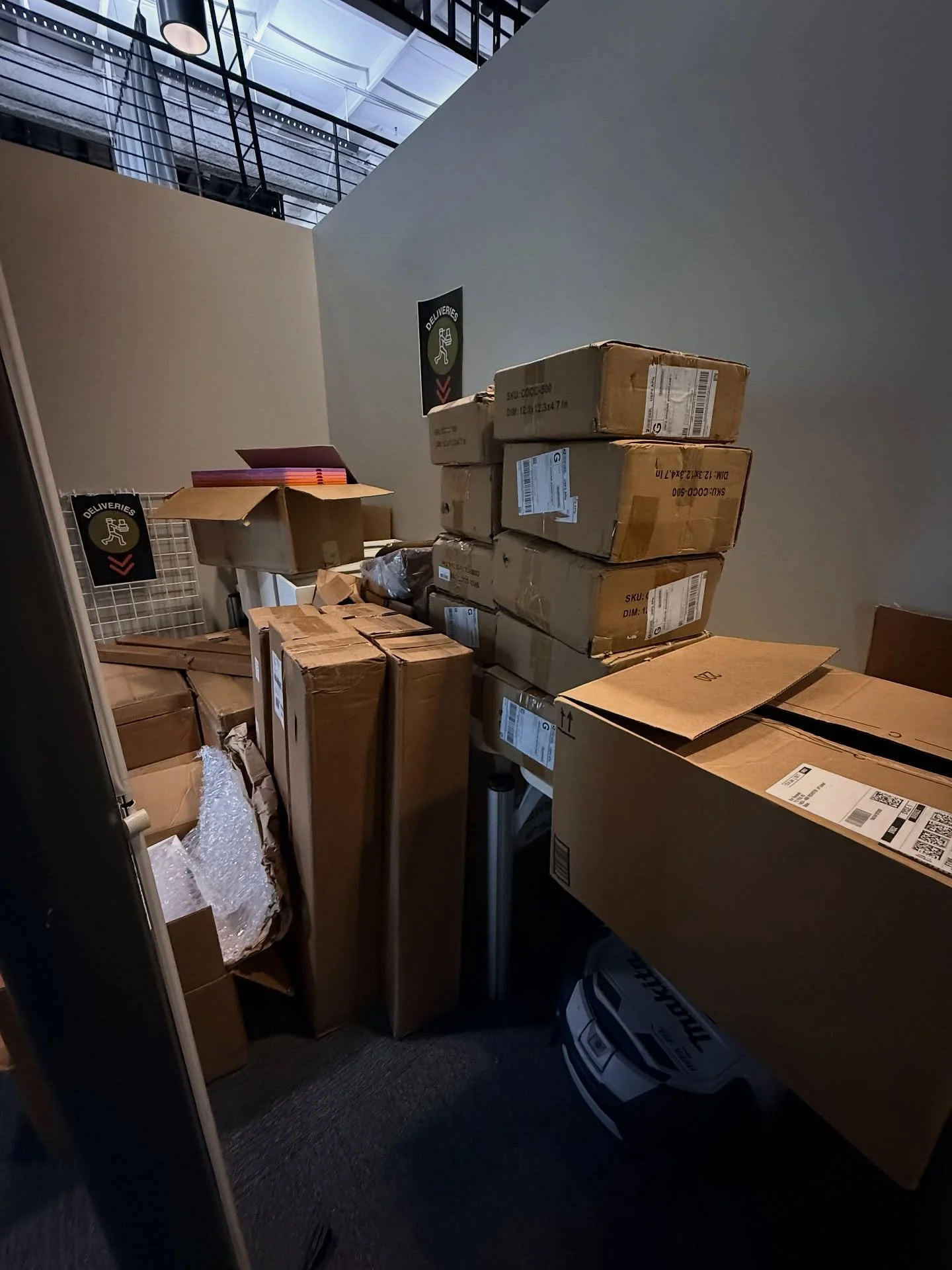 🎄✨ Christmas came early at The Grove! Boxes on boxes of goodness are rolling in, and we can’t wait to unpack all that’s been growing behind the scenes. Big things are coming—and we promise, it’s worth the wait. 🌿
#TheGrove