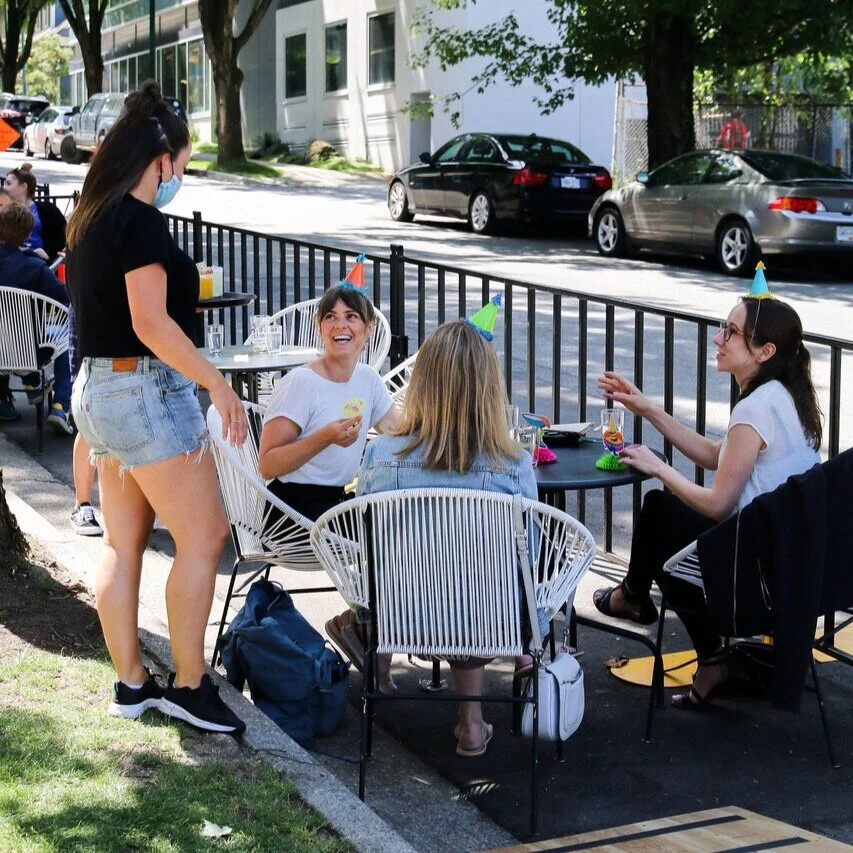 To dine out or not to dine out