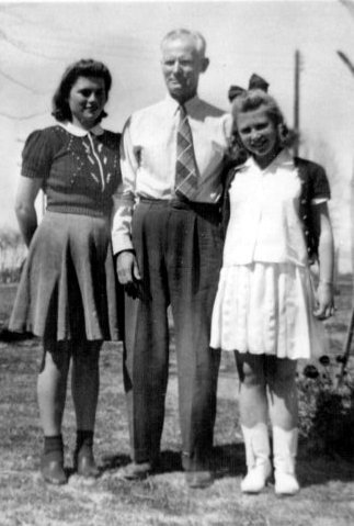 Falene, Grandpa &amp; Maxine - 1942