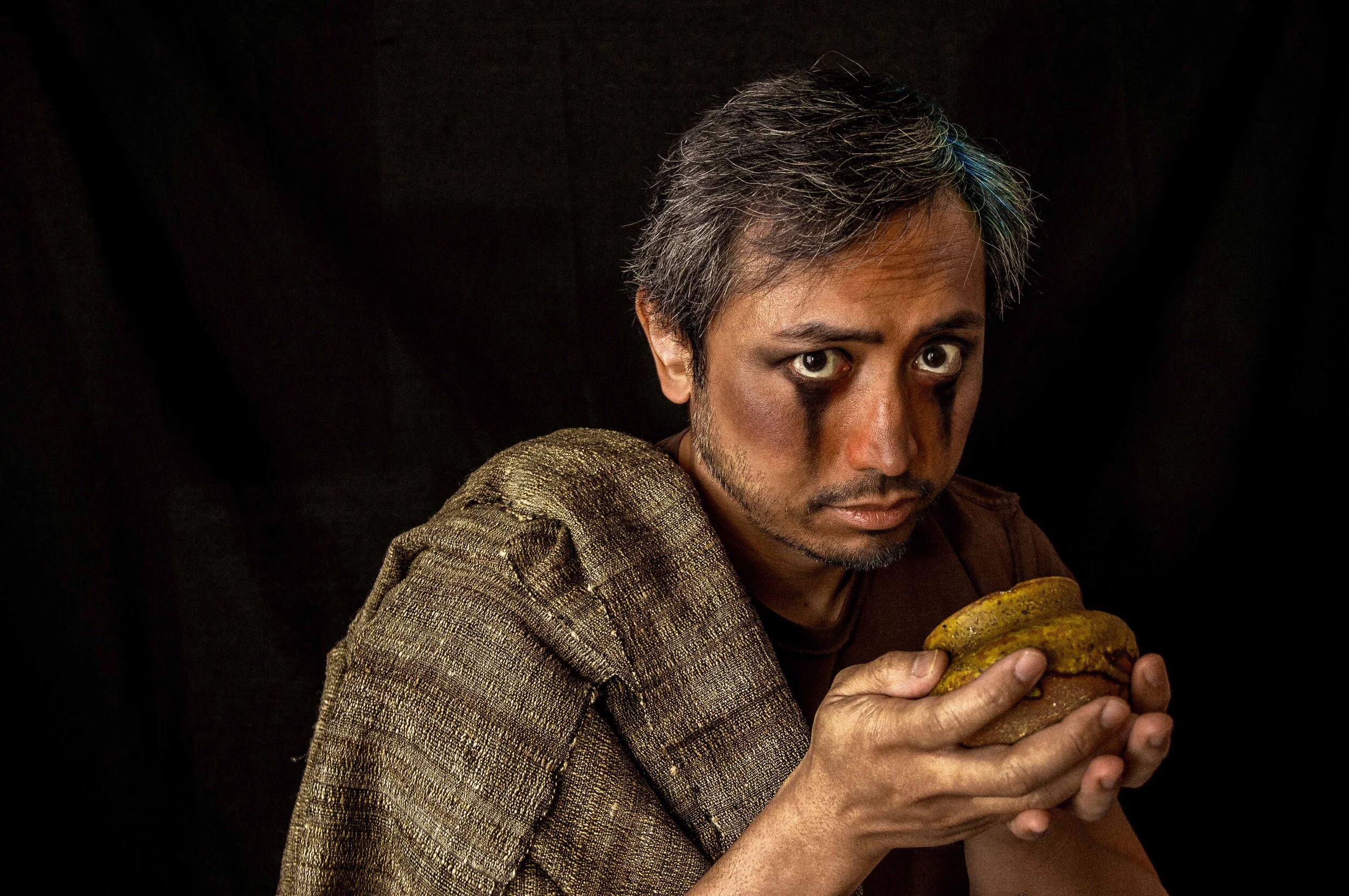 01theatretroupe-3.jpg