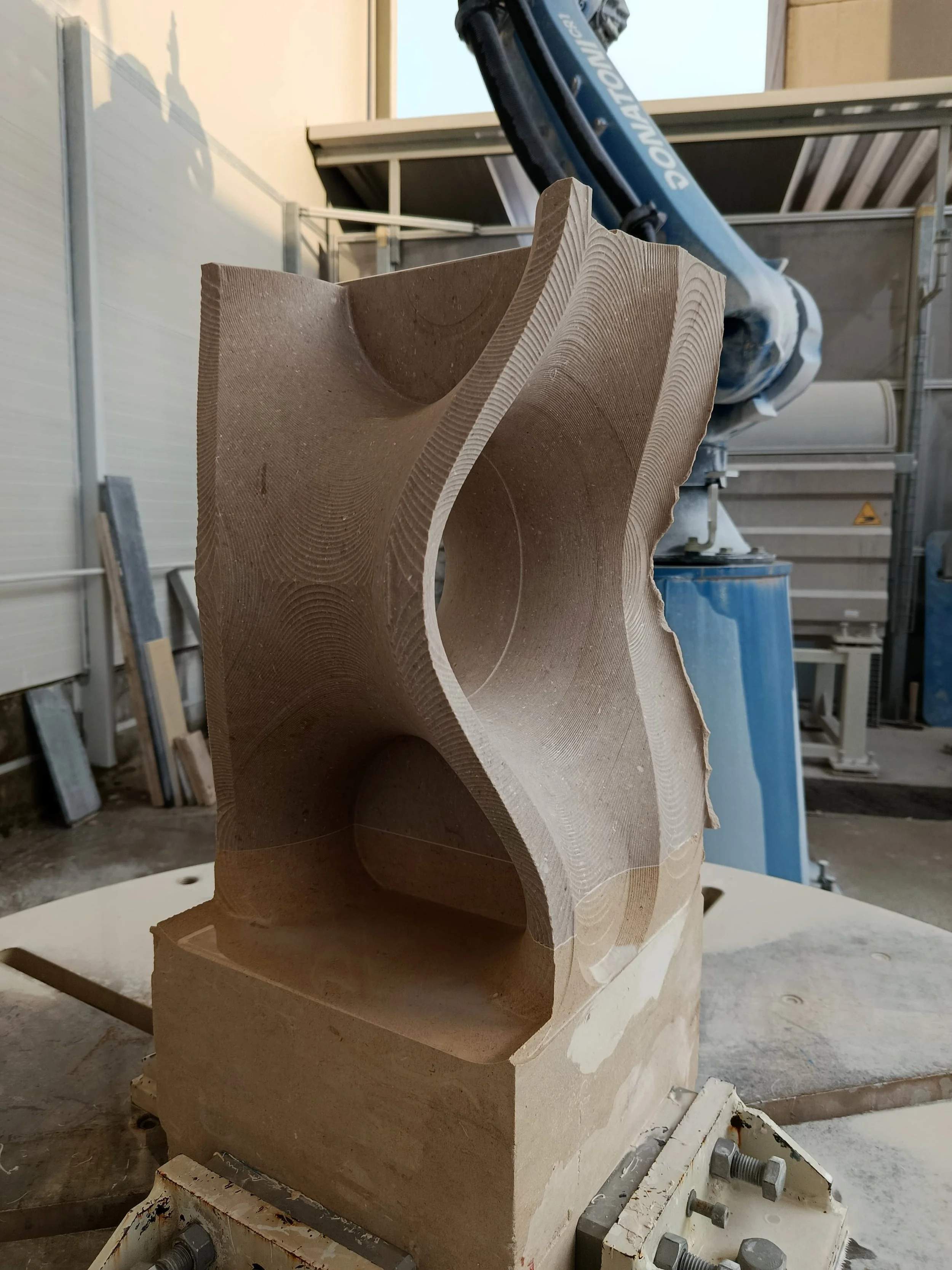 FLUID STONE  VLAD TENU  CERESER_MAKING OF 24_HD.jpg