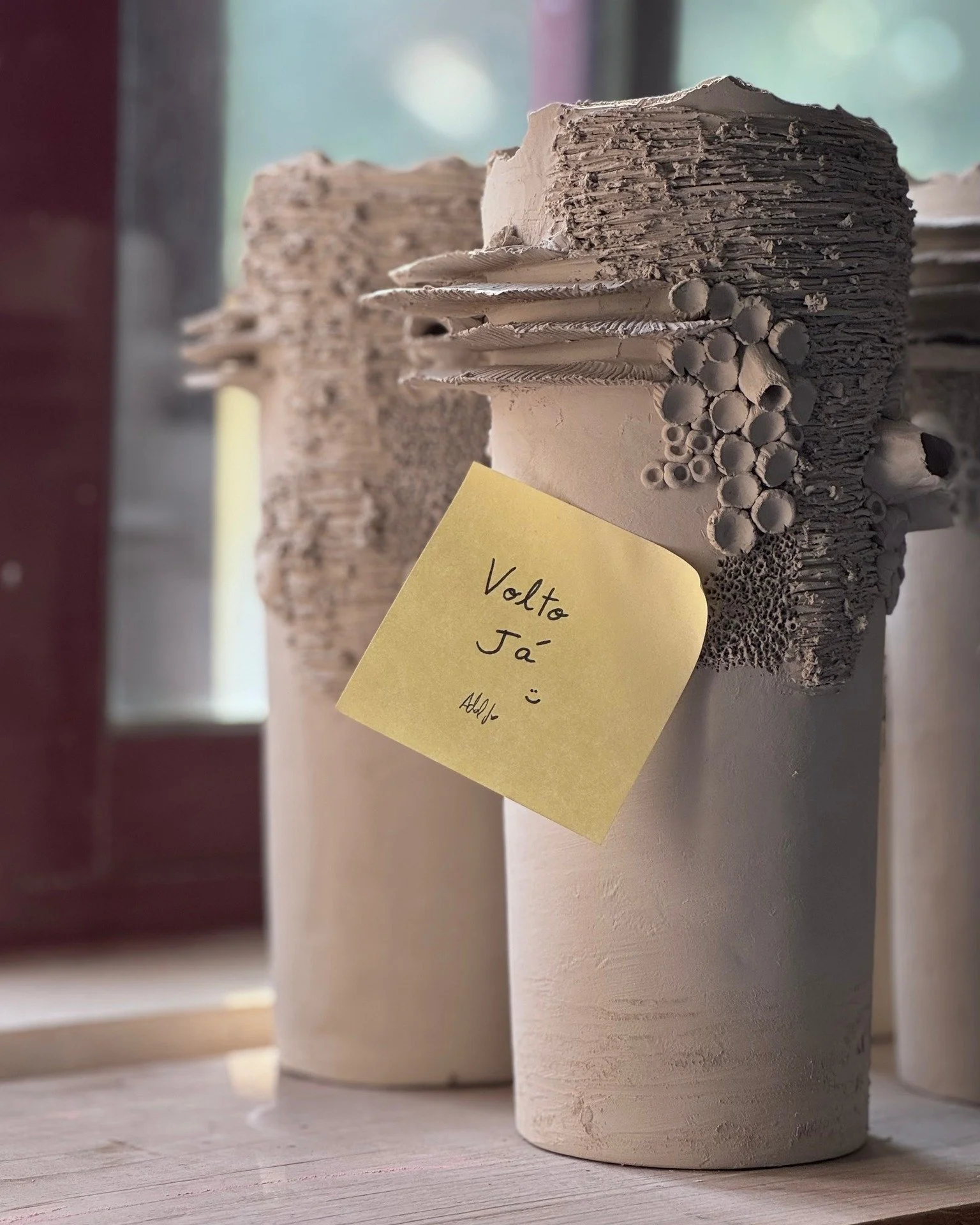 🐚 De 9 de setembro a 3 de outubro, o atelier vai estar fechado por motivos pessoais.
Ap&oacute;s 8 anos sem umas f&eacute;rias prolongadas, &eacute; hora de recarregar baterias, viver fora da roda de oleiro e voltar em outubro com novas ideias.
At&e