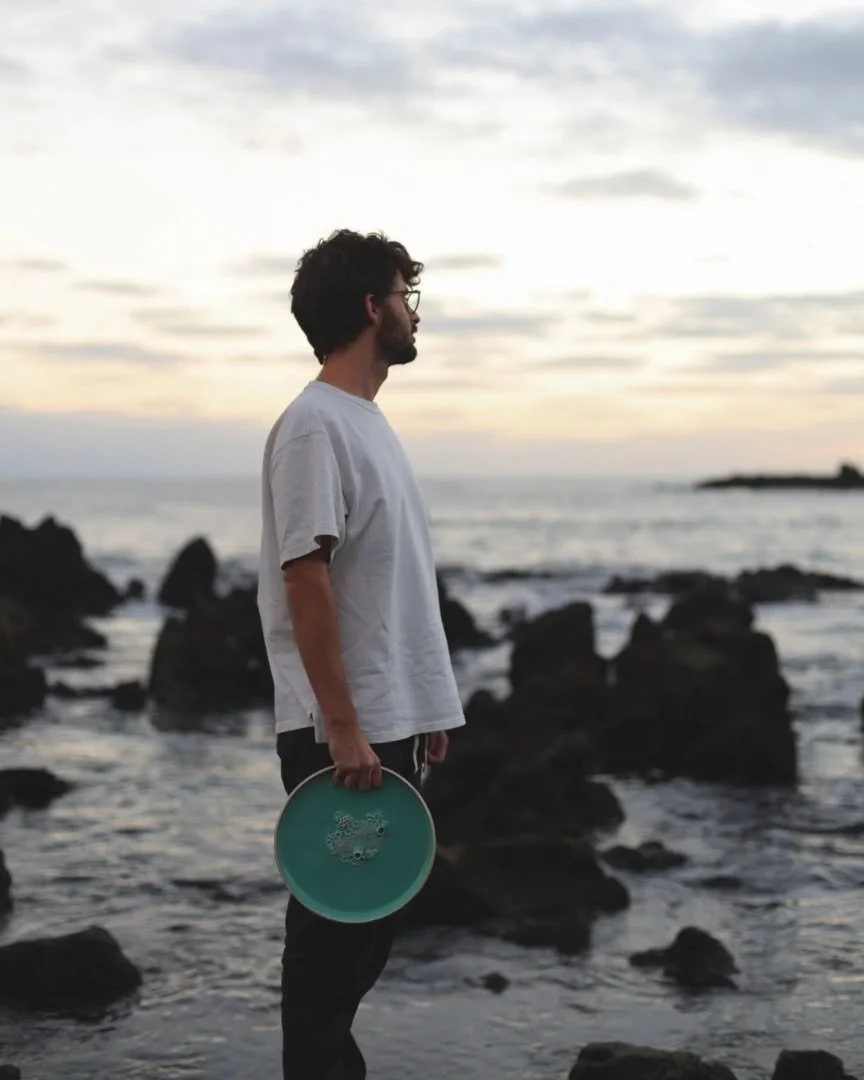 Vivemos tempos estranhos, mas a cria&ccedil;&atilde;o continua. De volta 💙

#ceramist #azores #pratorecife