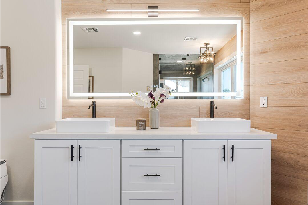 HOUSE OPEN CONCEPT PRIMARY BATH.png