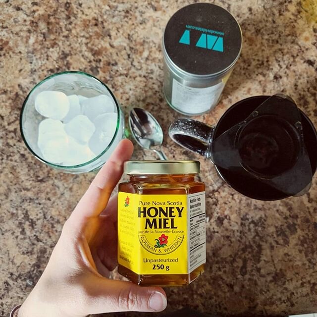 Kicking off the weekend with a homemade looseleaf iced tea (&quot;Bear Trap&quot; by David's Tea) with a hint of this very delicious &amp; very floral NS honey 😍🐝🍯
Trying new honey is the best!