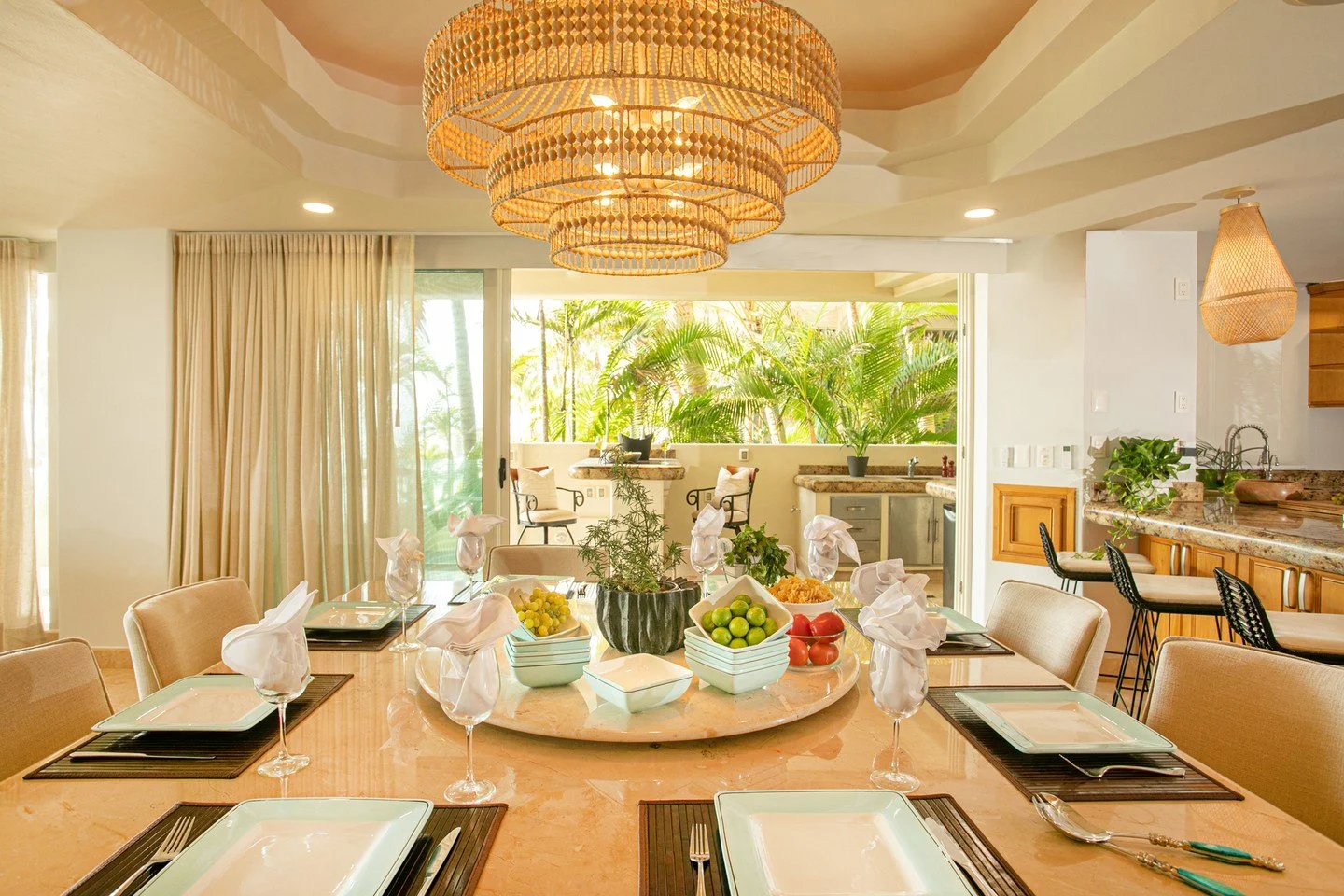 🍷 JUST LIKE FINE DINE: Fine dining&mdash;reimagined for coastal living.

This sun-drenched, stylish space is designed for everything from chef&rsquo;s tasting nights to beachfront dinners for two. The formal dining room centers on our solid wood laz