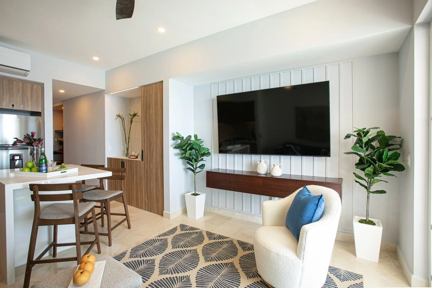 MODERN MEETS COASTAL: What happens when Frank Lloyd Wright meets soft Japandi design influence… at the beach?
These Detroit homeowners wanted timeless Mid-Century lines with a serene, coastal vibe—perfect for a vacation retreat on the b