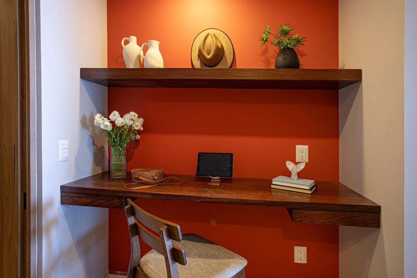 DESIGNED FOR DEEP WORK + DEEP REST: Work-from-paradise? Yes, it’s possible. In the best way.
For these special homebuyers, we created His custom desk niche designed for deep focus and conference calls -balanced by a terrace for Her -outfitte