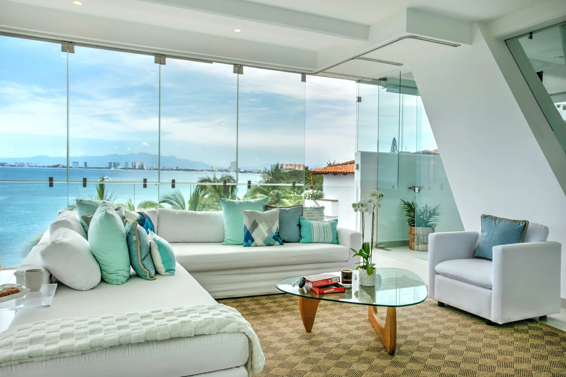 📕 SLOW SUNDAY READ: Moving to Mexico? Wondering how to furnish your new vacation home, luxury villa, or rental property in paradise? CRATE Interiors has just introduced a game-changing way to design at a distance: the region&rsquo;s first interactiv