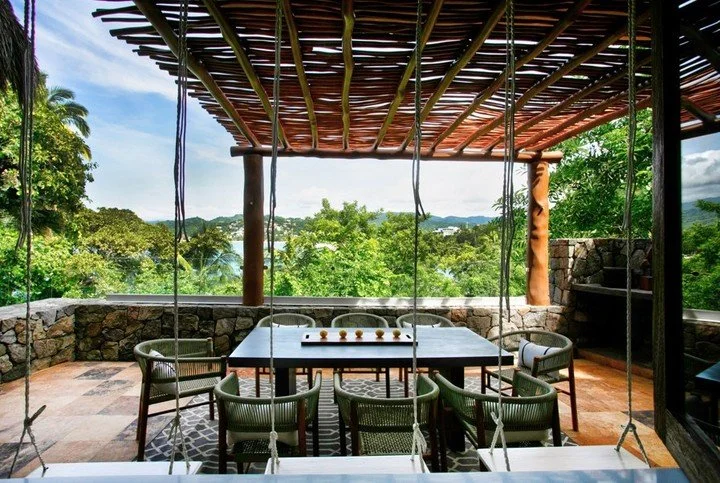 BEAUTIFUL BESPOKE DETAILS: My handcrafted dining table and rope swings! 🔨

Curated custom furnishings are the heart of the home. CRATE Interiors designed and commissioned a handcrafted dining table perfect for hosting and, my personal favorite, beau