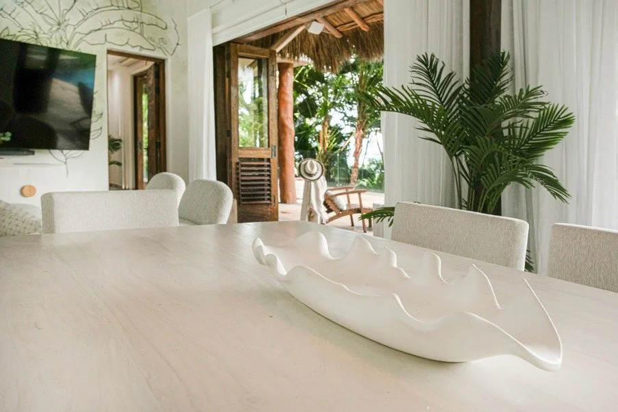 How I Chose My Team 👷&zwj;♀️✨ One Single Point of Contact

Buying a home in Mexico is not for the faint-hearted &mdash; but working with CRATE Interiors changed everything.

They became my single point of contact from start to finish, handling trade