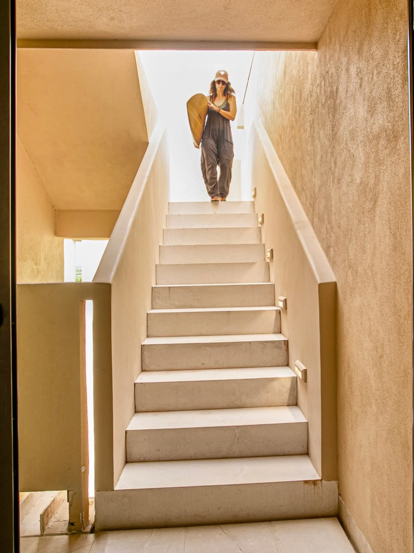 Floating on Cashmere Clouds: Happy birthday to Laura, our talented tastemaker, boho soul and the creative force behind our beautiful installs. 
✨🪑🛠️🥂🎂🍰🌴 

Follow for more behind the scenes of life in paradise and how to keep it all effortlessly