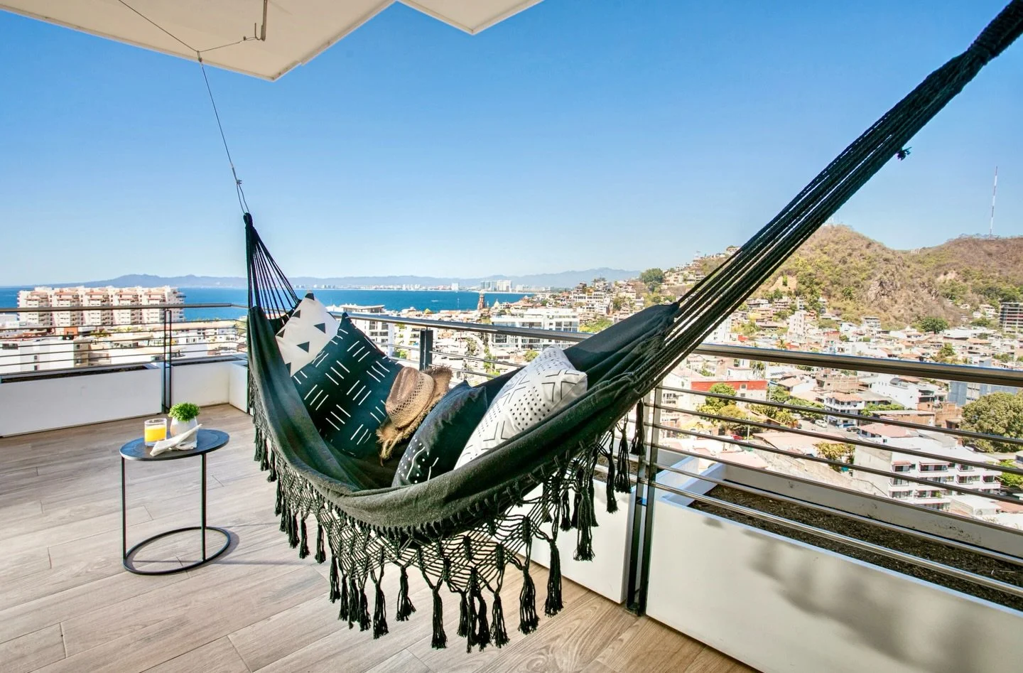 THE FUTURE IS NOW | When Paradise Arrives Earlier Than Expected☀️🔜🪑🏖️ 

More luxury homebuyers and investors are stepping into their next chapter now. See what&rsquo;s inspiring the move. 

This story and much more in our CRATE Ideas newsletter. R