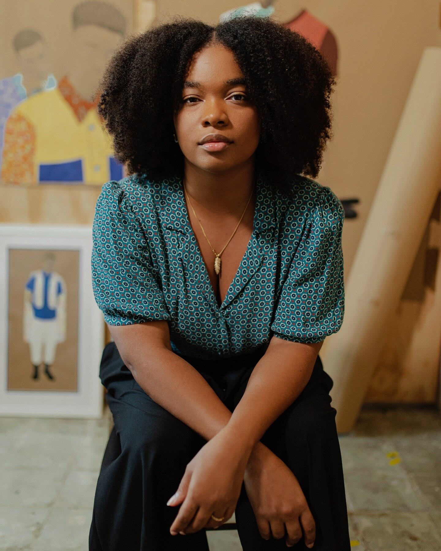 Contemporary artist, @kayshlo in her studio
shot for @terngallery 

📸 @blairjmeadows 

#bahamianartists #artistportraits #bahamianartandculture #portraitphotography #womenartists