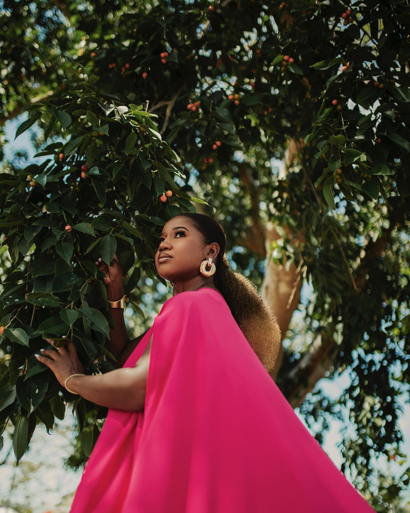 Randi 🍃
📸 @blairjmeadows 

#portraitphotography #bahamasphotographer