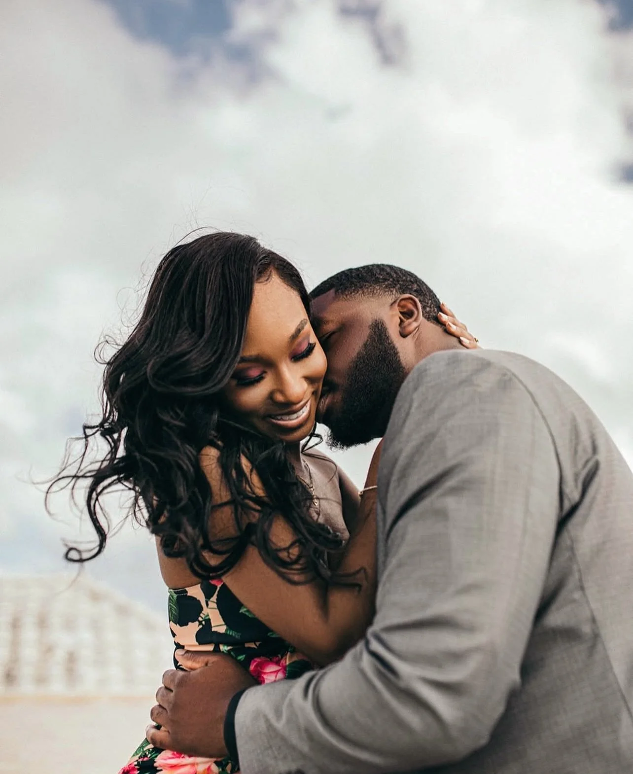 How it started 🫶🏽
How it&rsquo;s going 🥹

📸 @blairjmeadows 

#familyportraits #bahamasphotographer