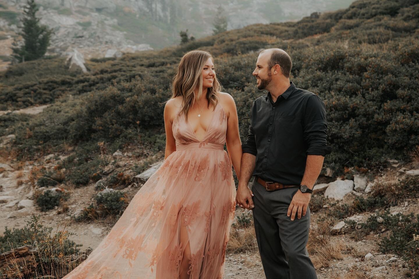 &ldquo;You give me the kind of feelings people write novels about&rdquo; 🤍💍
.
.
Danielle wanted to get some epic views for her engagement photos so we decided to hike the Heart Lake trail and it was so worth it! 🥰
.
.
.
.
.
.
.
#ChicoWedding #Chic