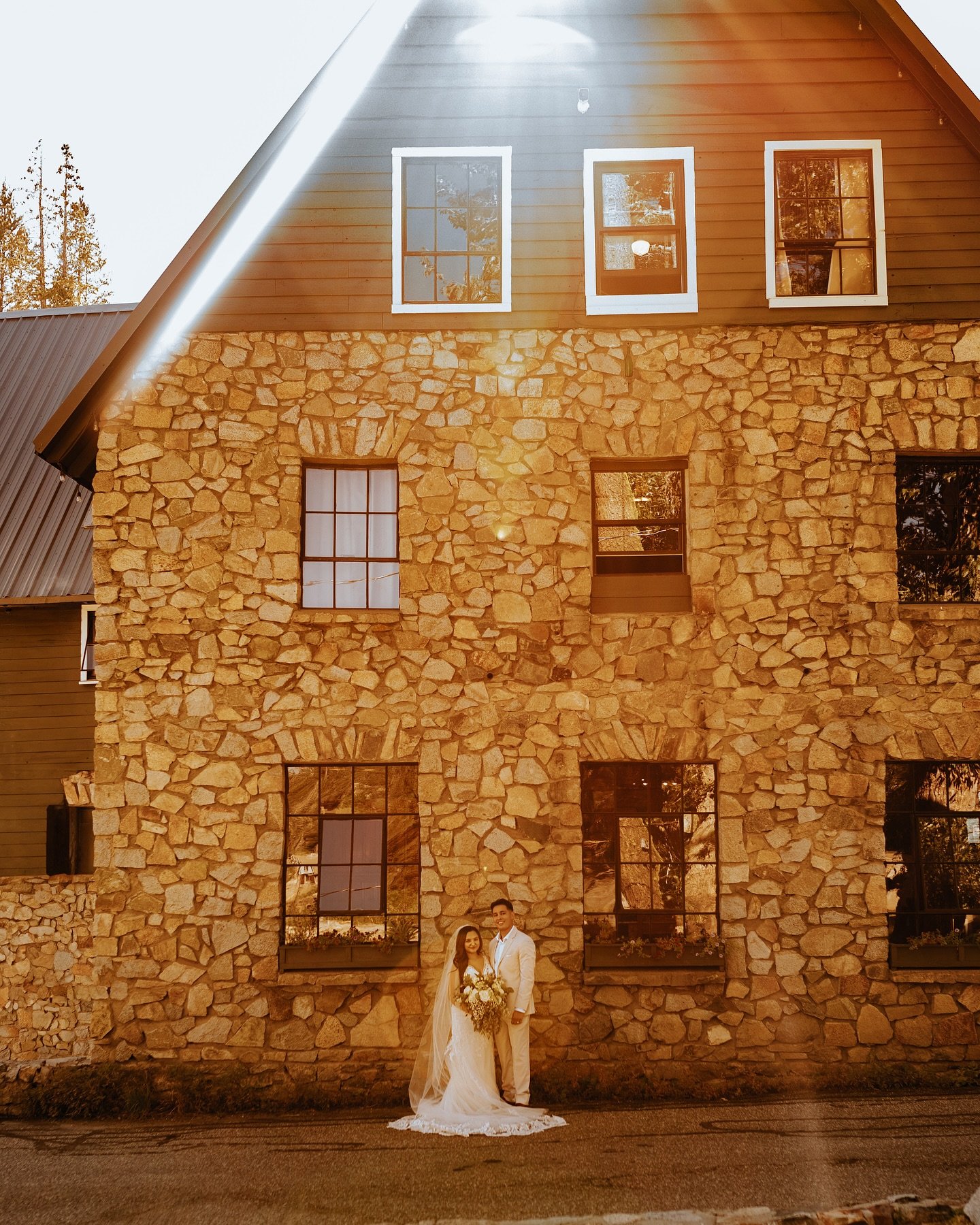 Still just over the moon over how beautiful this wedding was with @paige_l.m and Johnny at the @rainbowlodgeca 

Beautiful weather, clear skies and a cool breeze made this wedding day so amazing 

#wedding #weddingphotography #tahoe #tahoewedding #ta