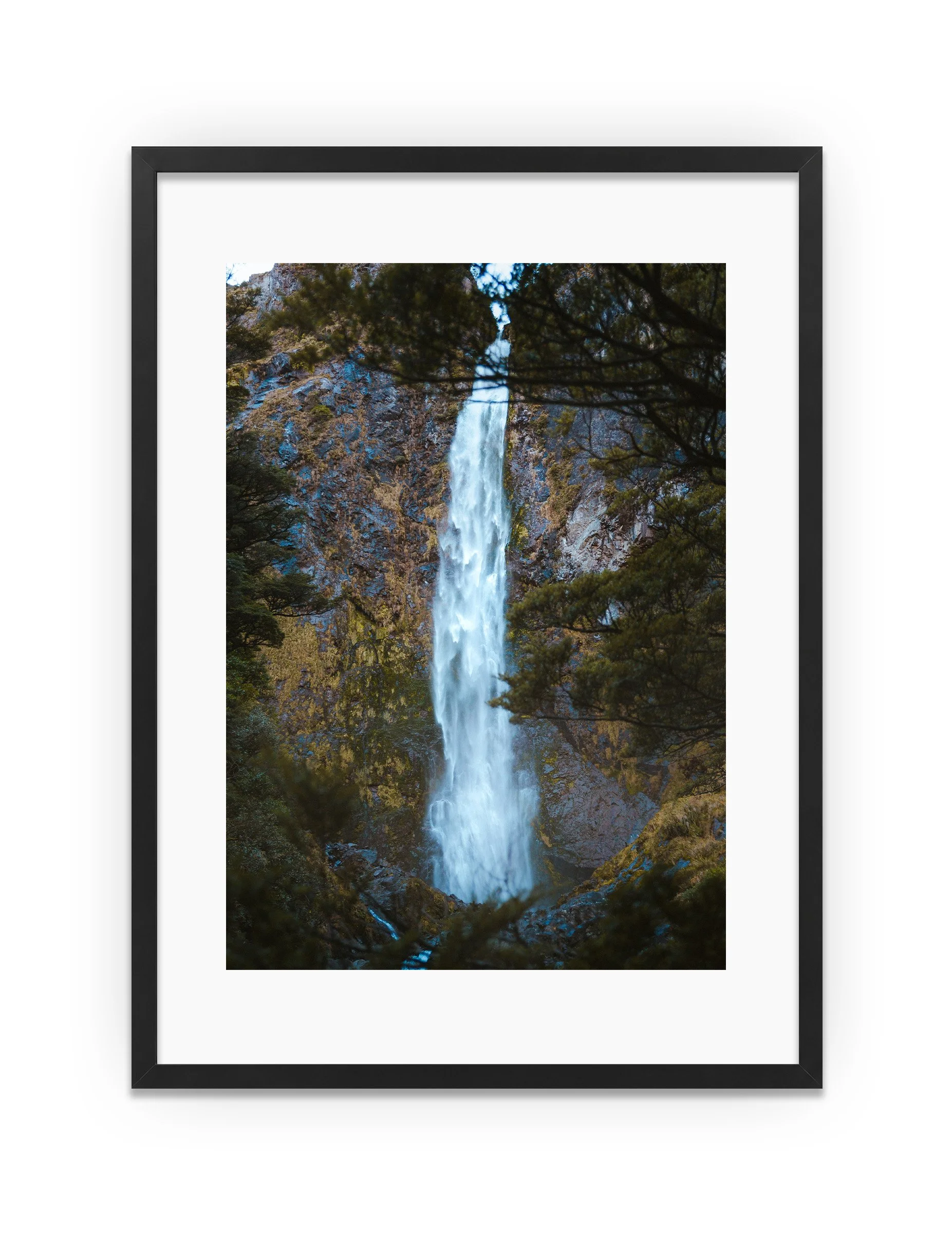 DEVILS PUNCHBOWL WATERFALL