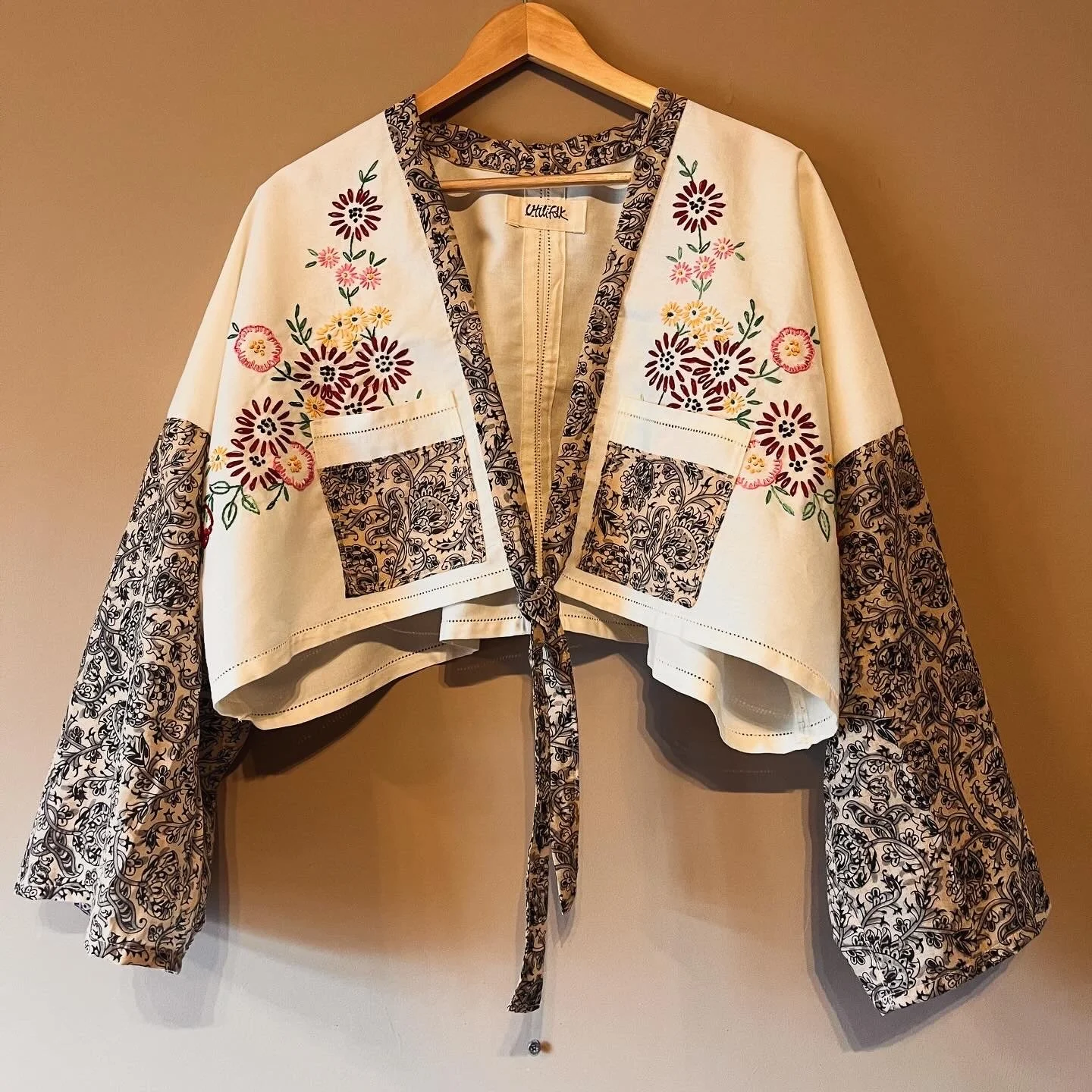 UF 0007 Lightweight kimon tablecloth.JPG