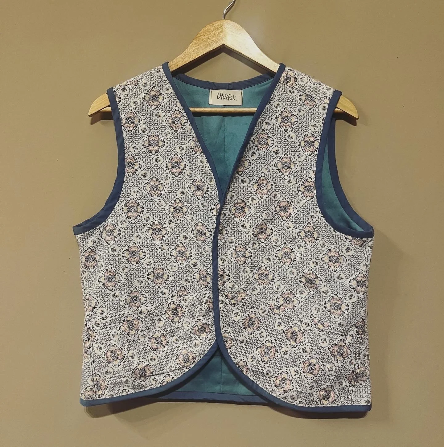 UF 0017 Gilet from shirt.JPG