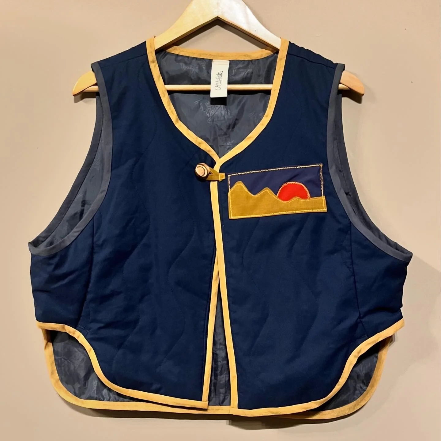 UF 0019 Gilet rohan model scenic patch.JPG