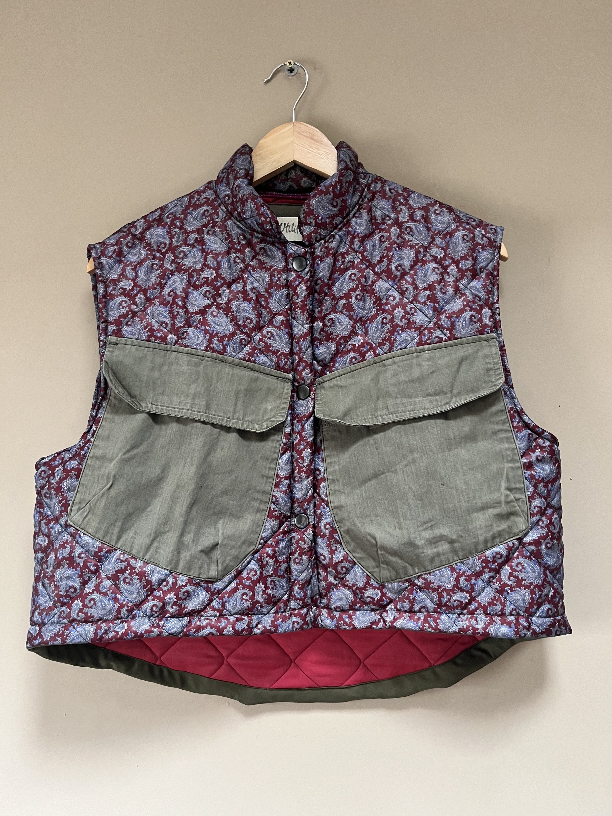 UF 0026 Paisly gilet with cargo pockets.jpg