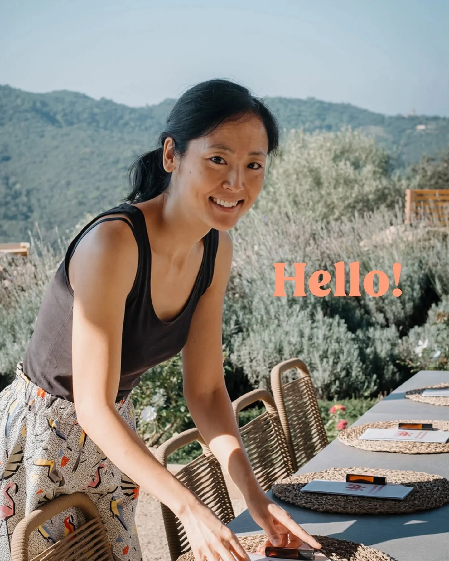 Bienvenue ✨ 

Si vous venez d&rsquo;arriver sur mon compte, mon nom est Laura.

Je cr&eacute;e des espaces de transmission et de transformation &mdash; &agrave; travers mes soins, mes retraites, mes exp&eacute;riences immersives et mes ateliers &mdas