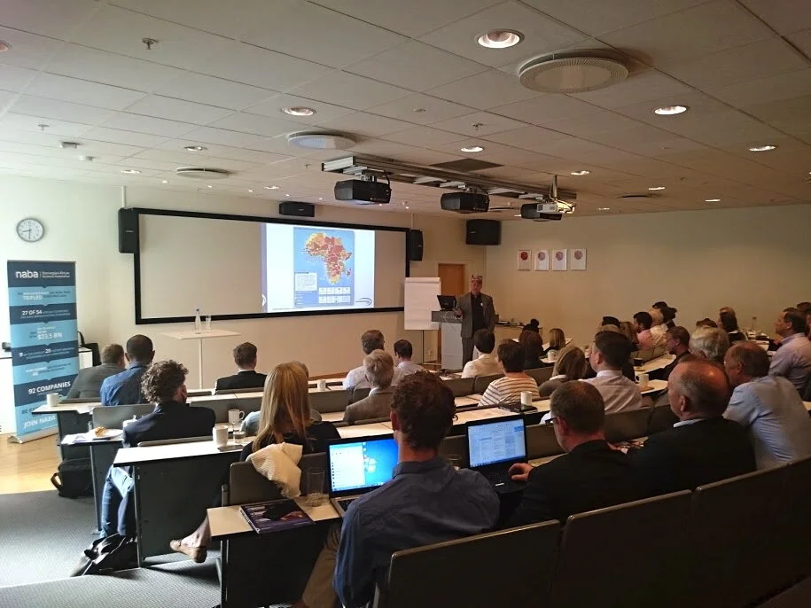 Dr. Lars Petersen, Regional Medical Director Benelux &amp; Scandinavia, International SOS. 