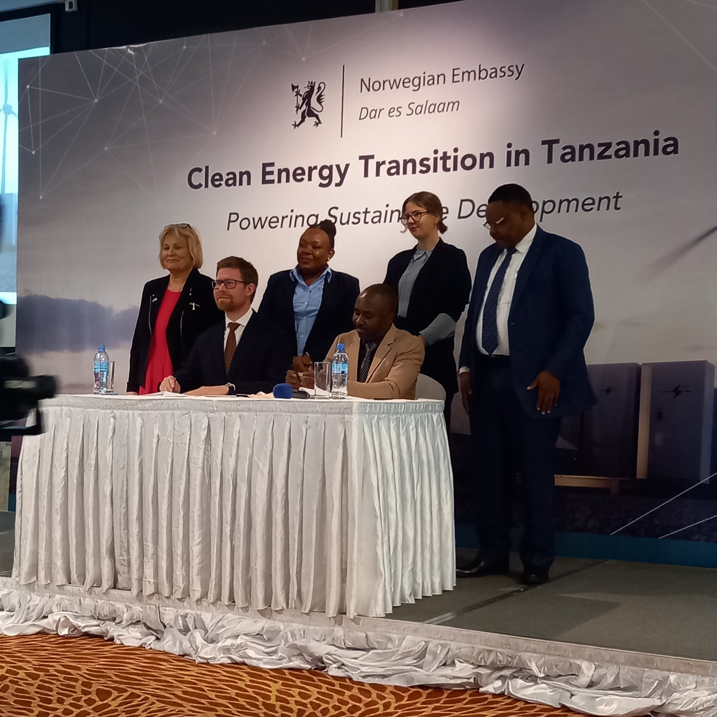  NABA has partnered with the Tanzania Renewable Energy Association. From the left front: NABA CEO Eivind Fjeldstad, TAREA Chairperson Prosper Magali, From left back: Ambassador Elisabeth Jacobsen, TAREA Deputy Executive Secretary Emma Laswai, NABA CO