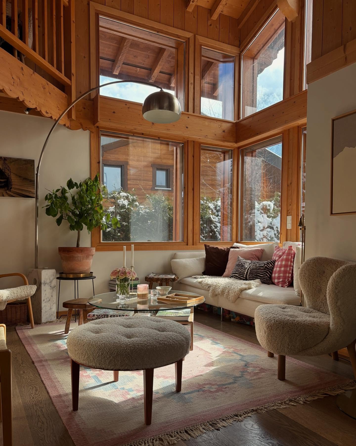Home of Bettina 🤎 Founder of @bettinakapareinteriors 

&rdquo;My home is a mix of design classics and personally sourced vintage furniture, combined with pieces from my travels and favourite Scandinavian stores and designers. 

When it comes to my o