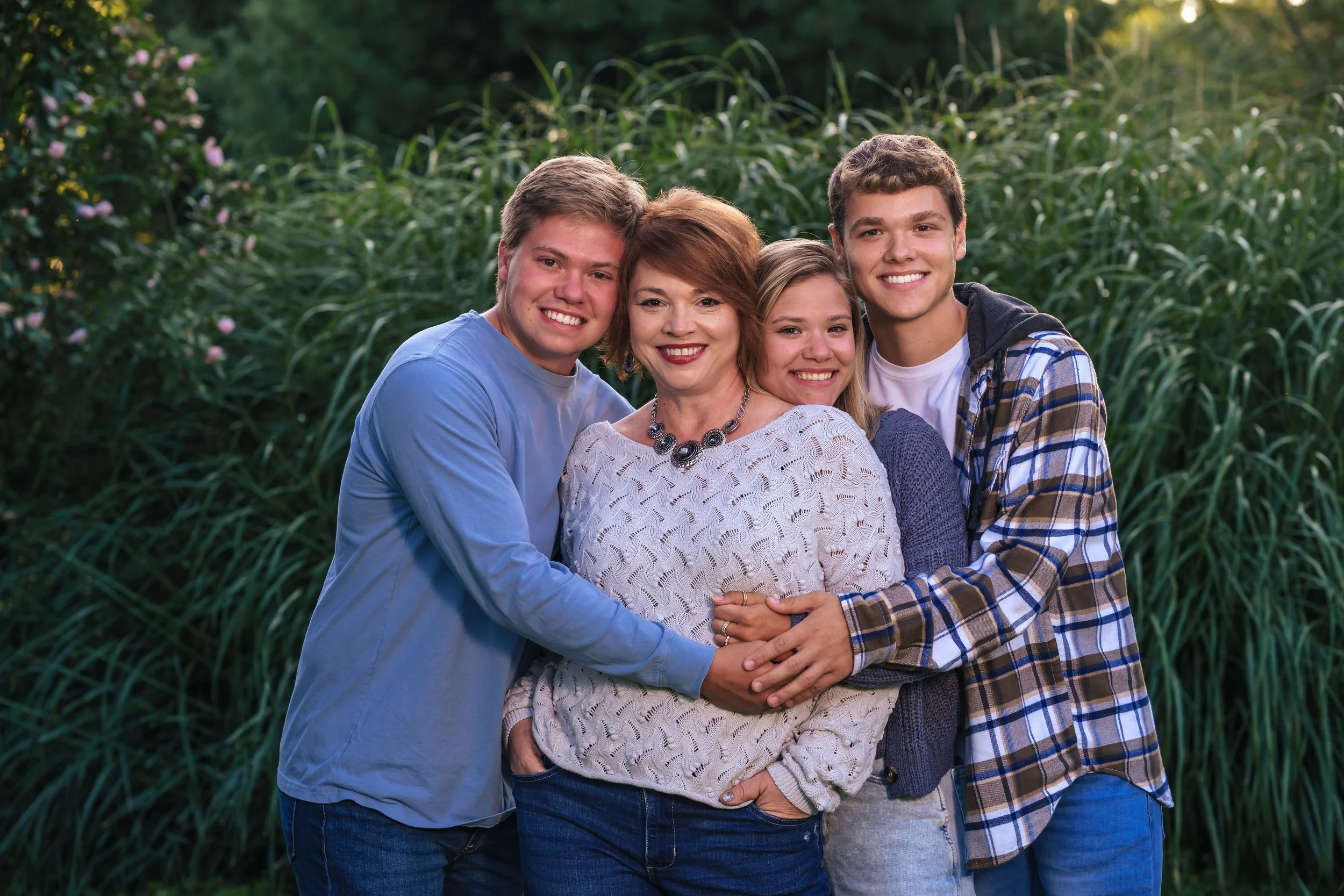 SENIOR PHOTOGRAPHER TEEN PHOTOGRAPHER PORTRAIT PHOTOGRAPHY ERIE PA PITTSBURGH YOUNGSTOWN EDINBORO BUTLER CRANBERRY TWP erie CLEVELAND BUFFALO DUNKIRK JAMESTOWN NY MEADVILLE HARBORCREEK NORTH EAST MCDOWELL GENERAL MCLANE SPORTS PHOTOGRAPHY FAMILY PORT