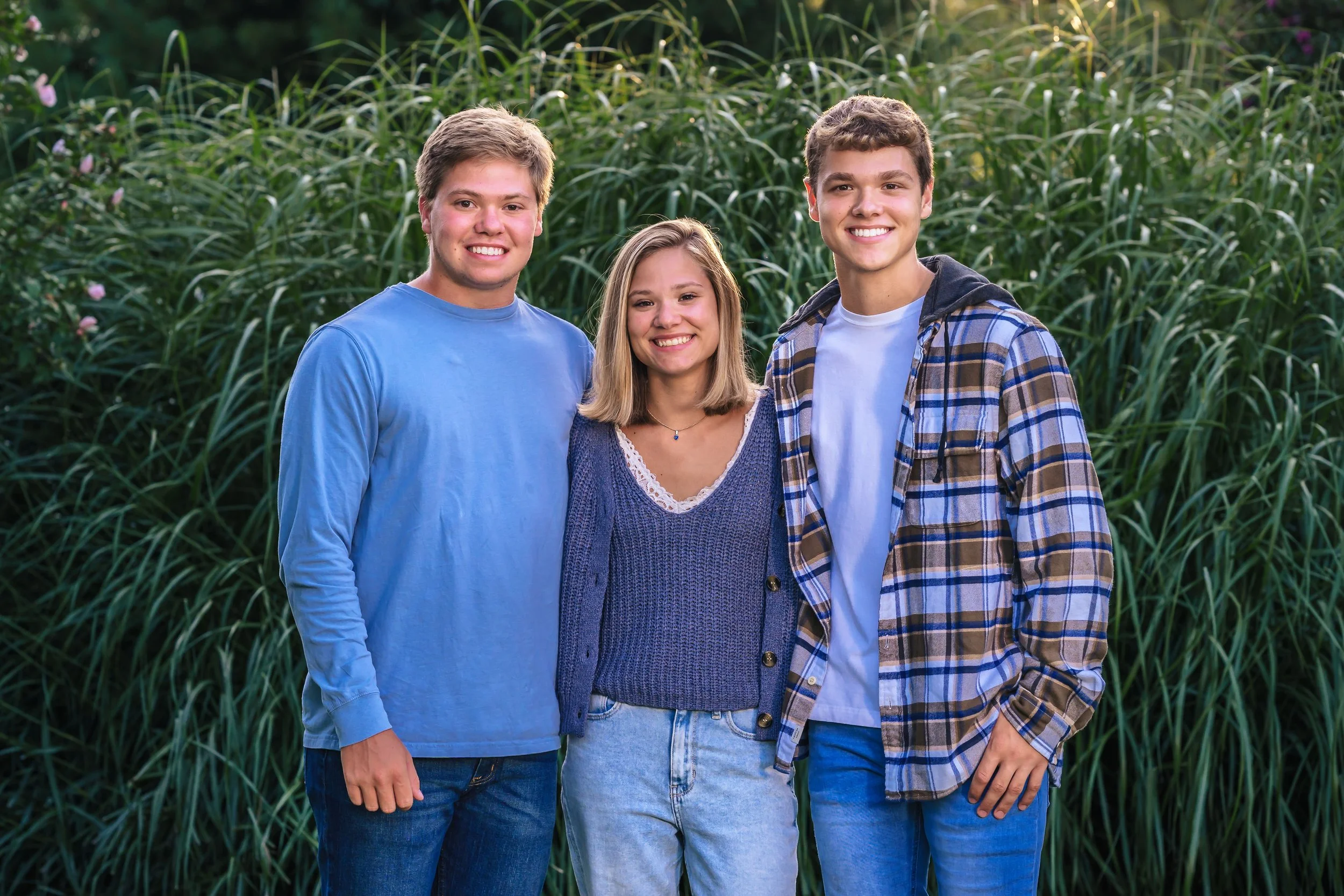 SENIOR PHOTOGRAPHER TEEN PHOTOGRAPHER PORTRAIT PHOTOGRAPHY ERIE PA PITTSBURGH YOUNGSTOWN EDINBORO BUTLER CRANBERRY TWP erie CLEVELAND BUFFALO DUNKIRK JAMESTOWN NY MEADVILLE HARBORCREEK NORTH EAST MCDOWELL GENERAL MCLANE SPORTS PHOTOGRAPHY FAMILY PORT